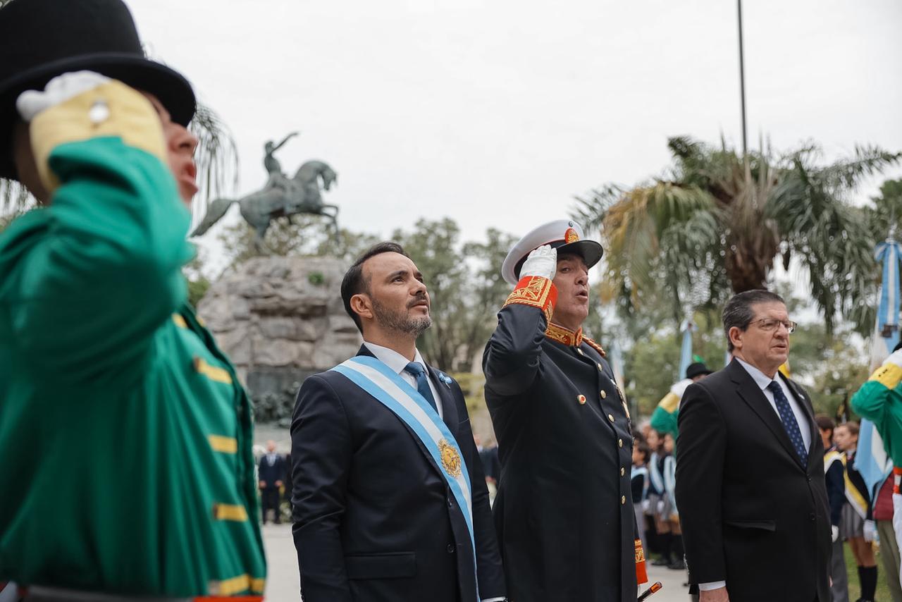 El gobernador instó a "seguir aportando a la historia desde la transformación"