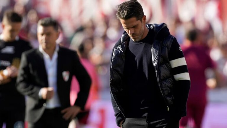 Riquelme echó a Gago de Boca luego de la derrota ante River en el clásico