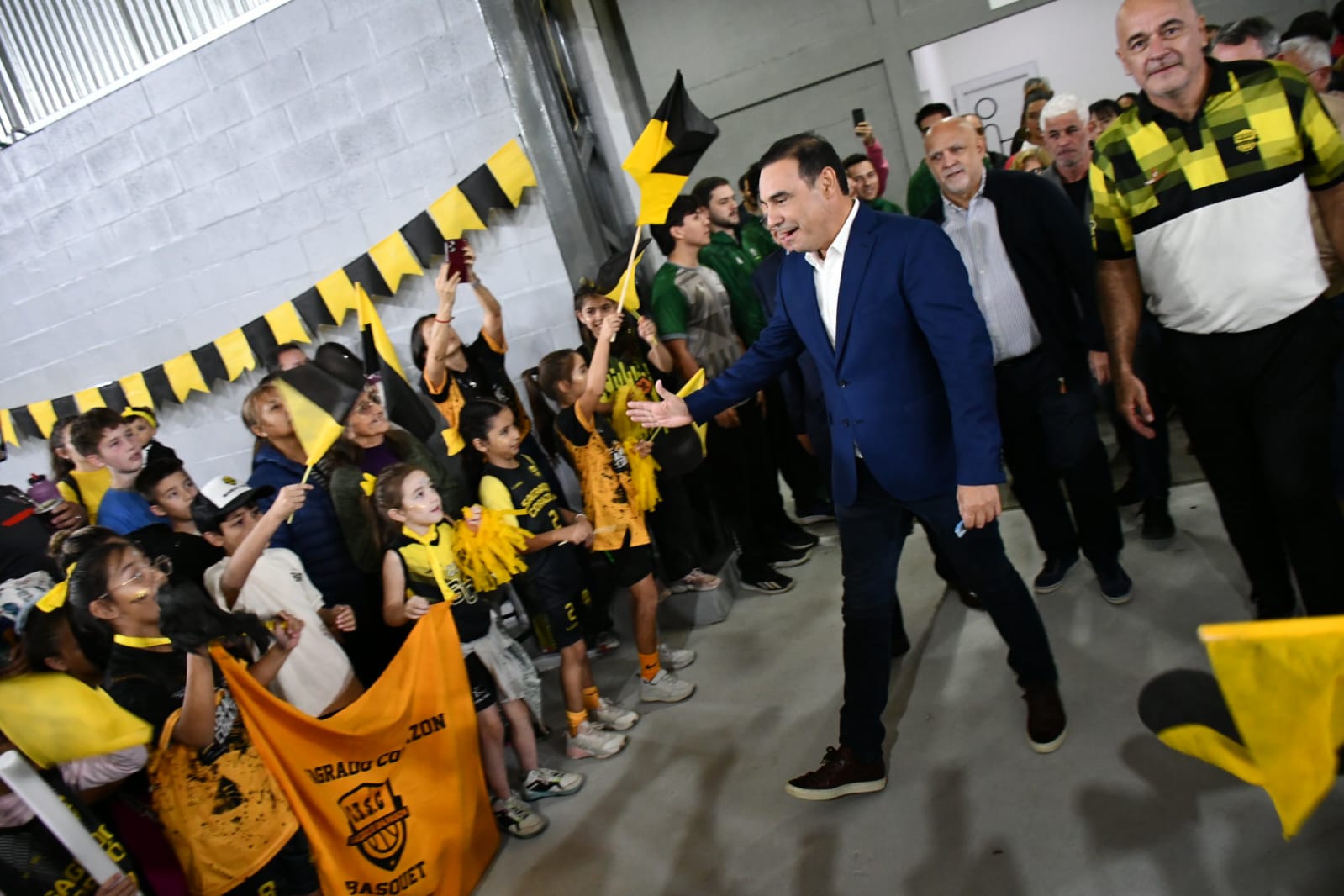 El Gobernador inauguró el nuevo edificio del Club de Básquet "Sagrado Corazón"