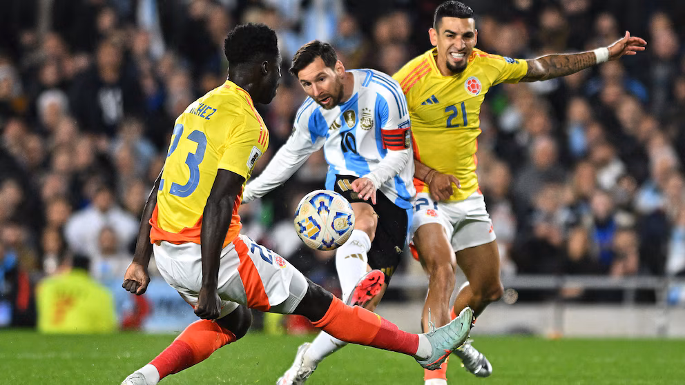 Eliminatorias: Argentina rescató un empate ante Colombia 