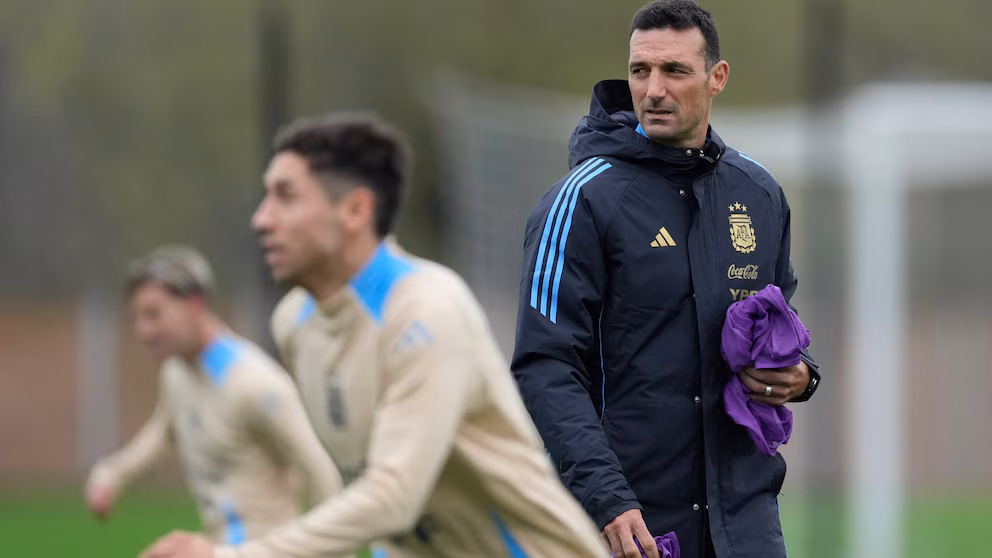 Lionel Scaloni dio a conocer la última lista del año de la selección argentina