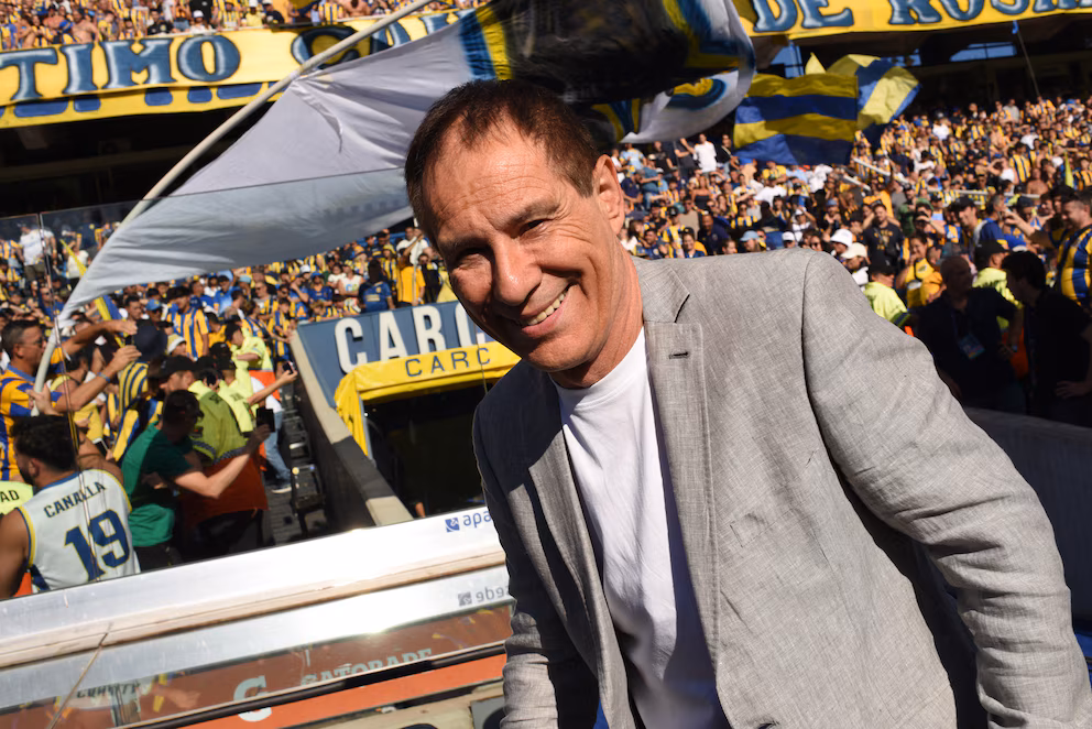 El "campeón" del fútbol argentino se quedó sin DT: Ariel Holan se va de Rosario Central