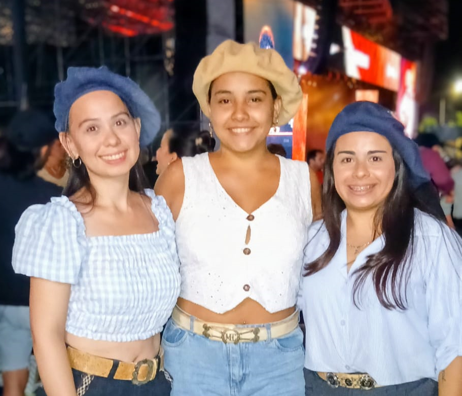 Los outfits jóvenes que marcaron tendencia en la noche de Soledad
