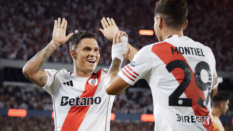 Con dos goles de Juanfer Quintero, River venció a Gimnasia