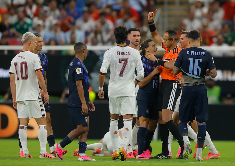 Uruguay cayó ante España, quedó eliminado del Mundial 2026 y Bielsa volvió a despedirse en la fase de grupos