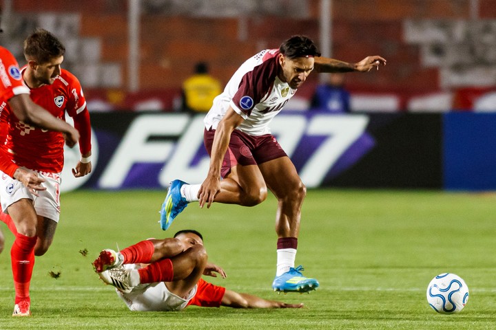 Papelón en la altura: Lanús fue goleado por Cienciano y se despidió de la Sudamericana