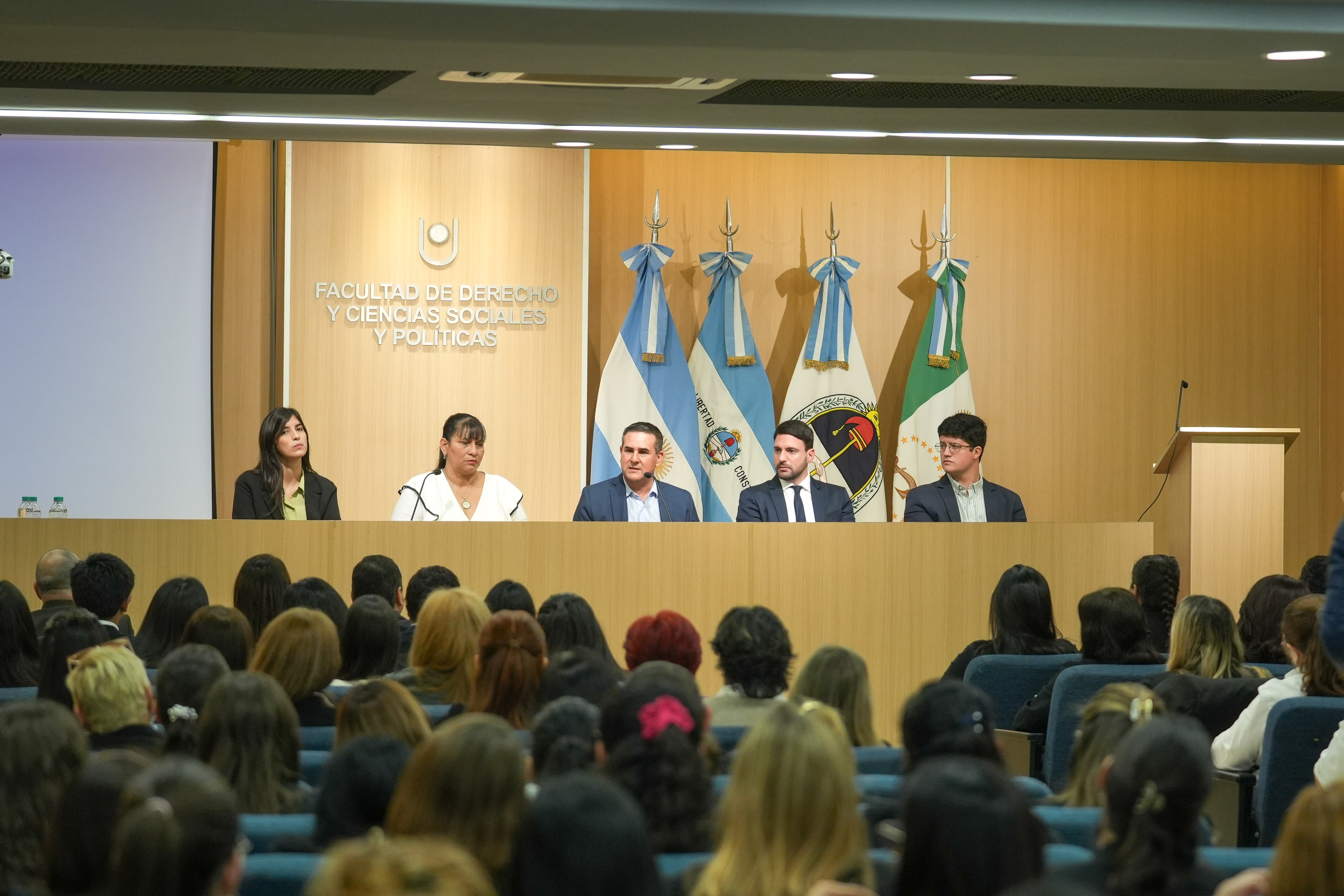 Directores de Niñez y Familia de toda la provincia se capacitan para brindar un mejor servicio a la comunidad