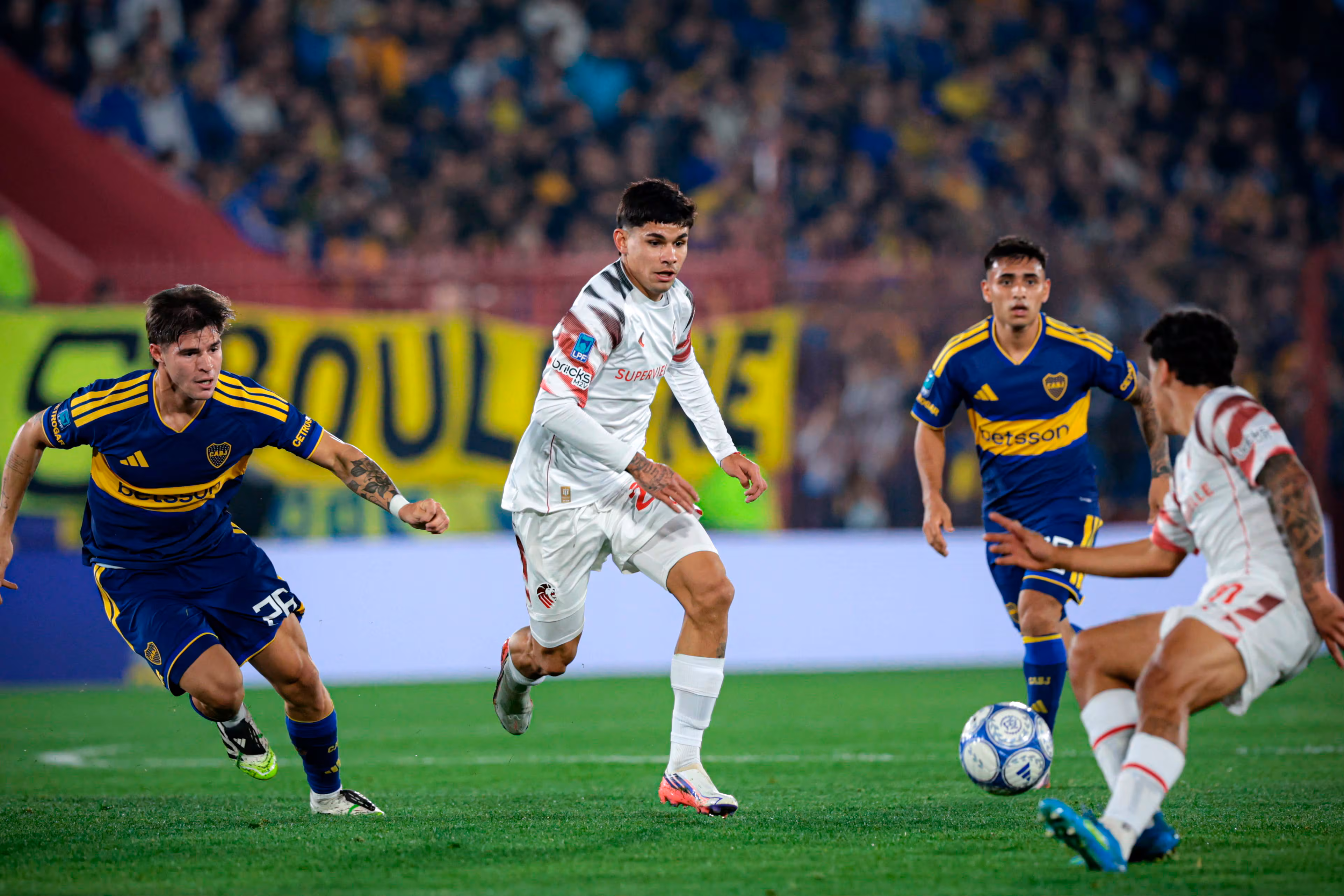 Boca festejó por primera vez en el Clausura: golazo de Ascacíbar y triunfo sobre Estudiantes