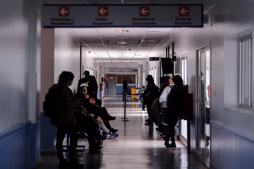 Extranjeros no residentes deberán pagar la atención no urgente en hospitales nacionales